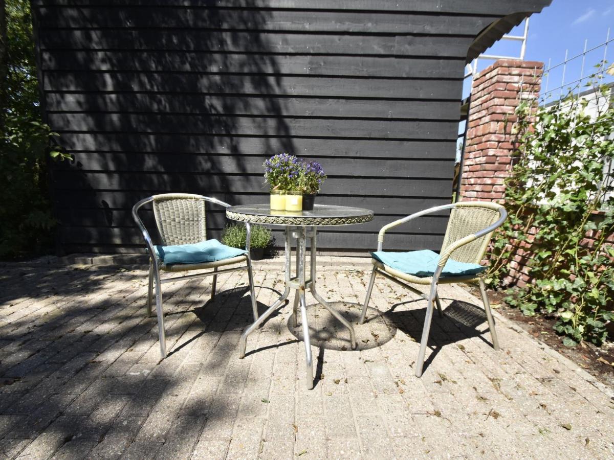 Apartment In Sint Maartensbrug With Garden Exteriér fotografie